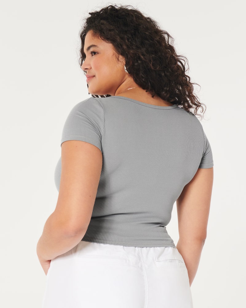 HOLLISTER SEAMLESS RIBBED FABRIC SWEETHEART BABY TEE