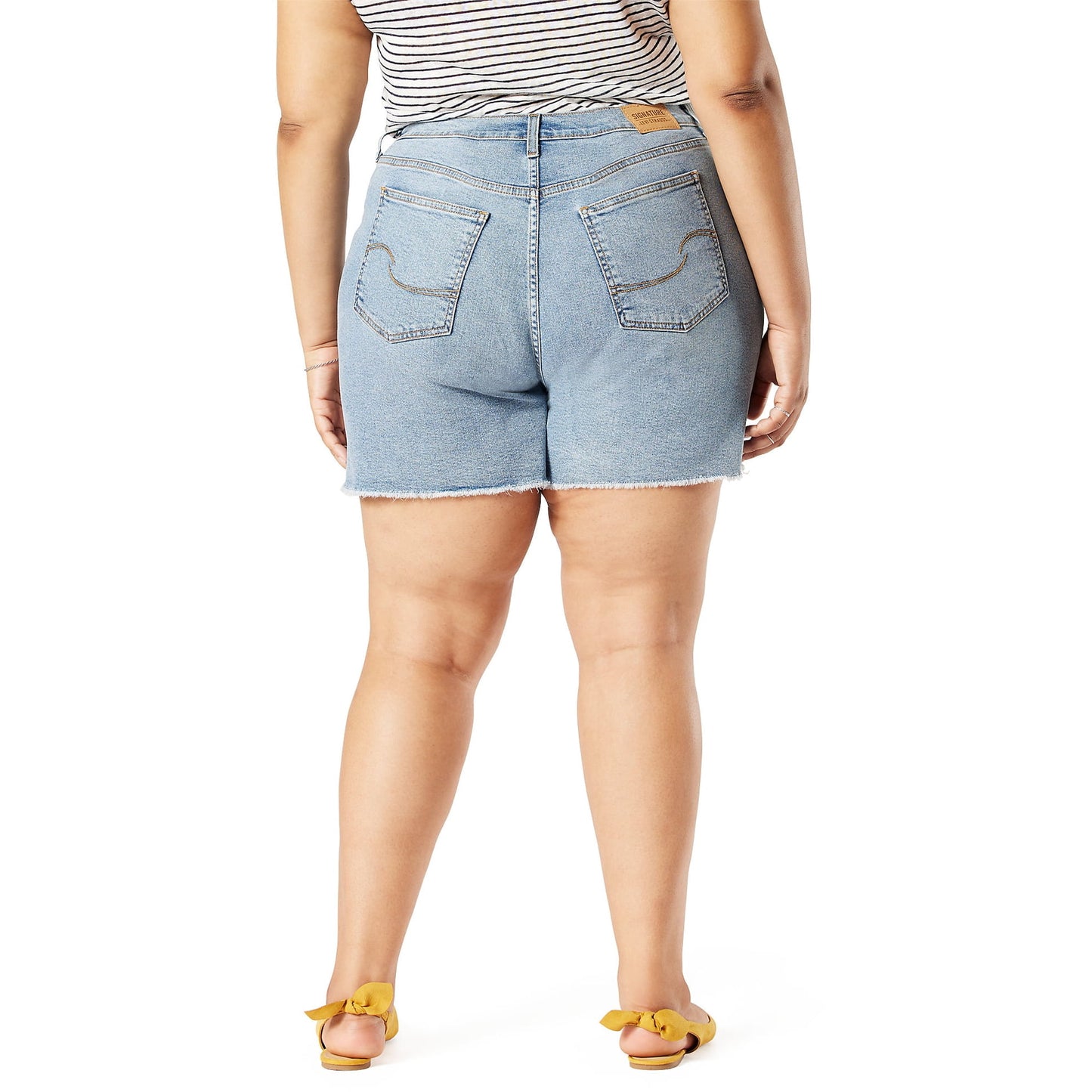 Signature by Levi Strauss & Co. Womens Plus Size Heritage 5-Inch Fray Hem Shorts