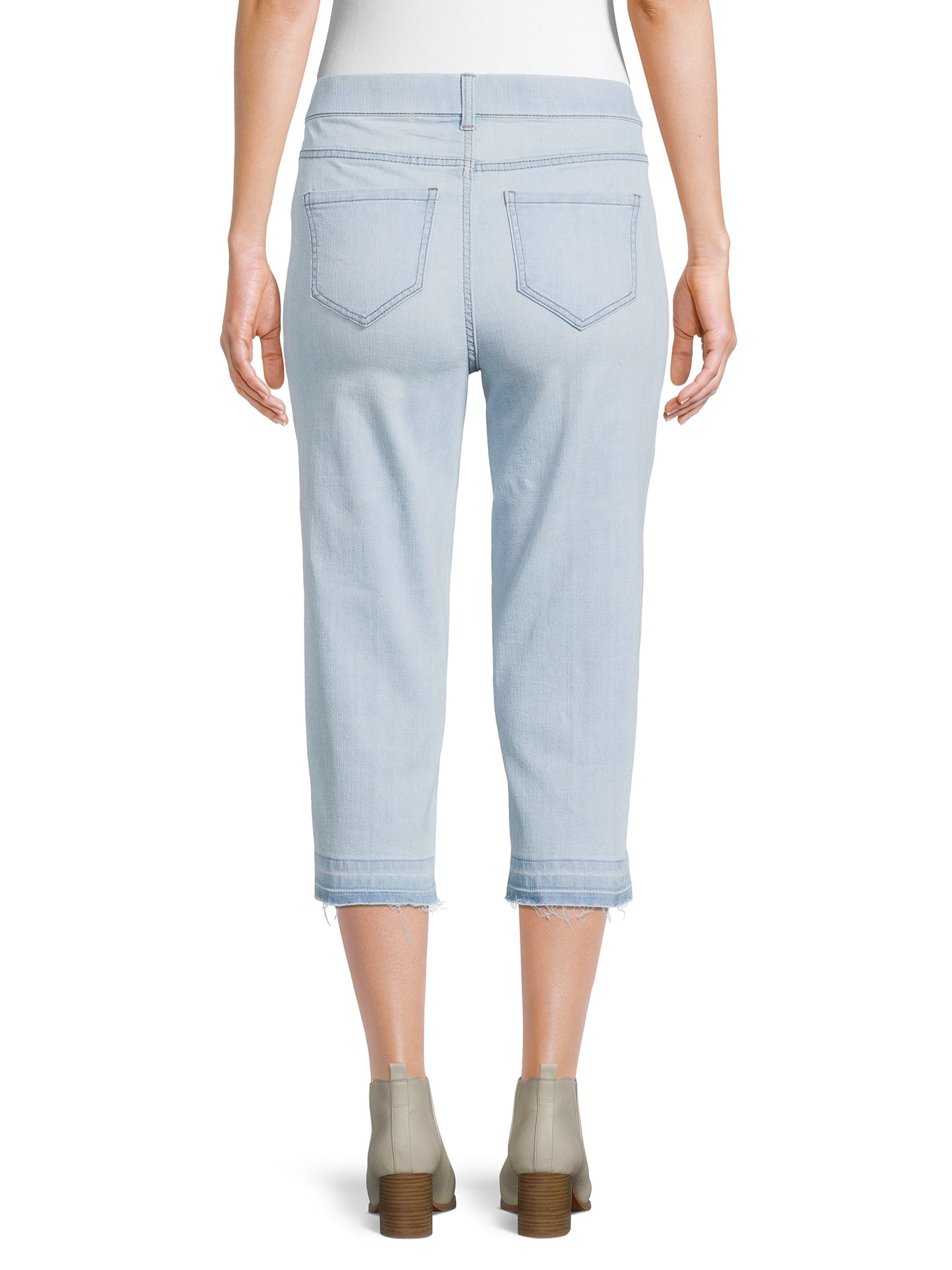Time and Tru Womens Mid Rise Relaxed Fit 21 Inseam Pull-On Denim Capris