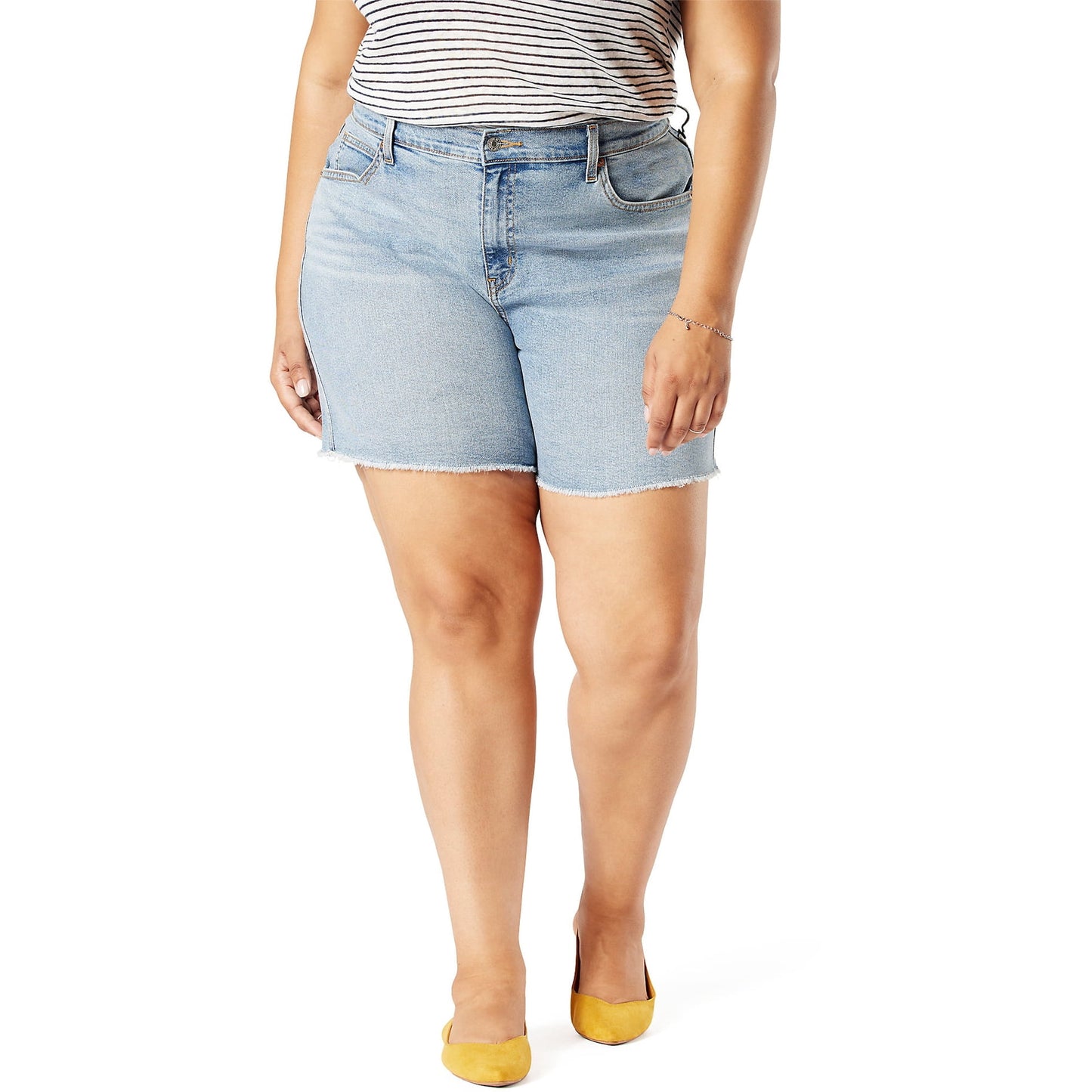 Signature by Levi Strauss & Co. Womens Plus Size Heritage 5-Inch Fray Hem Shorts