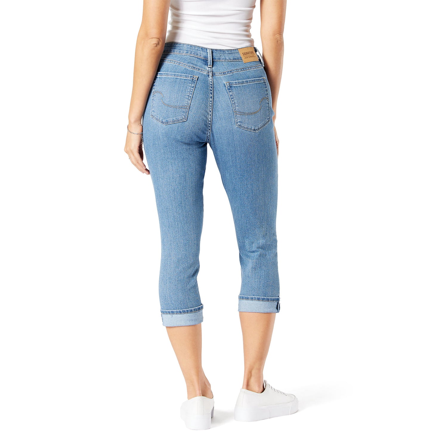 Signature by Levi Strauss & Co. Womens Mid Rise Capri Jeans